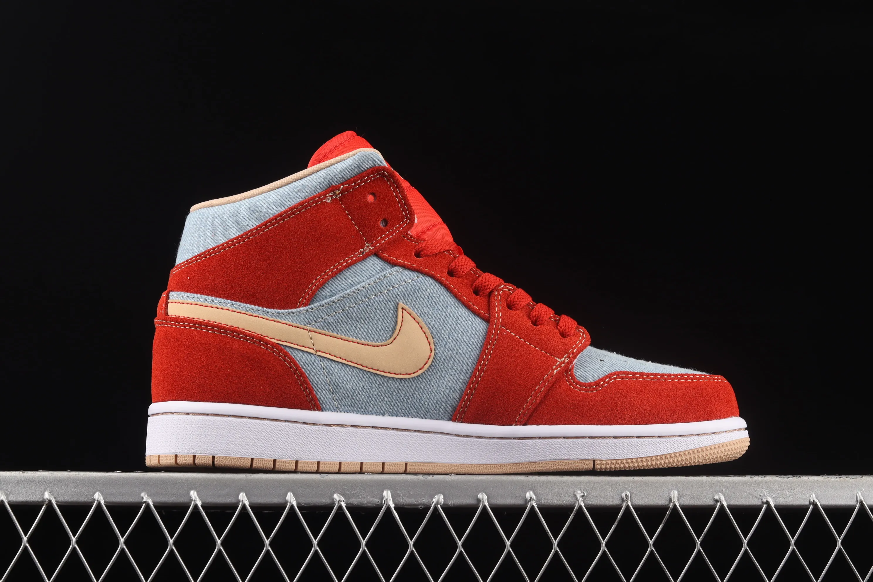 All categories Air Jordan Jordan series basketball shoes Air Jordan 1 Mid Different versions Levi's x Air Jordan 1 Mid "Denim" AJ1 Joe 1 Levi's denim mid-top basketball shoes DM4352-600